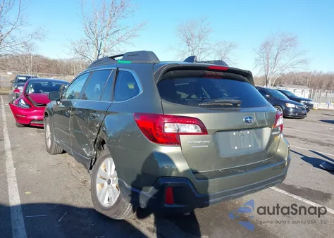 2018 Subaru Outback 2.5I Premium z USA, uszkodzony, nr VIN 4S4BSACC2J3212568